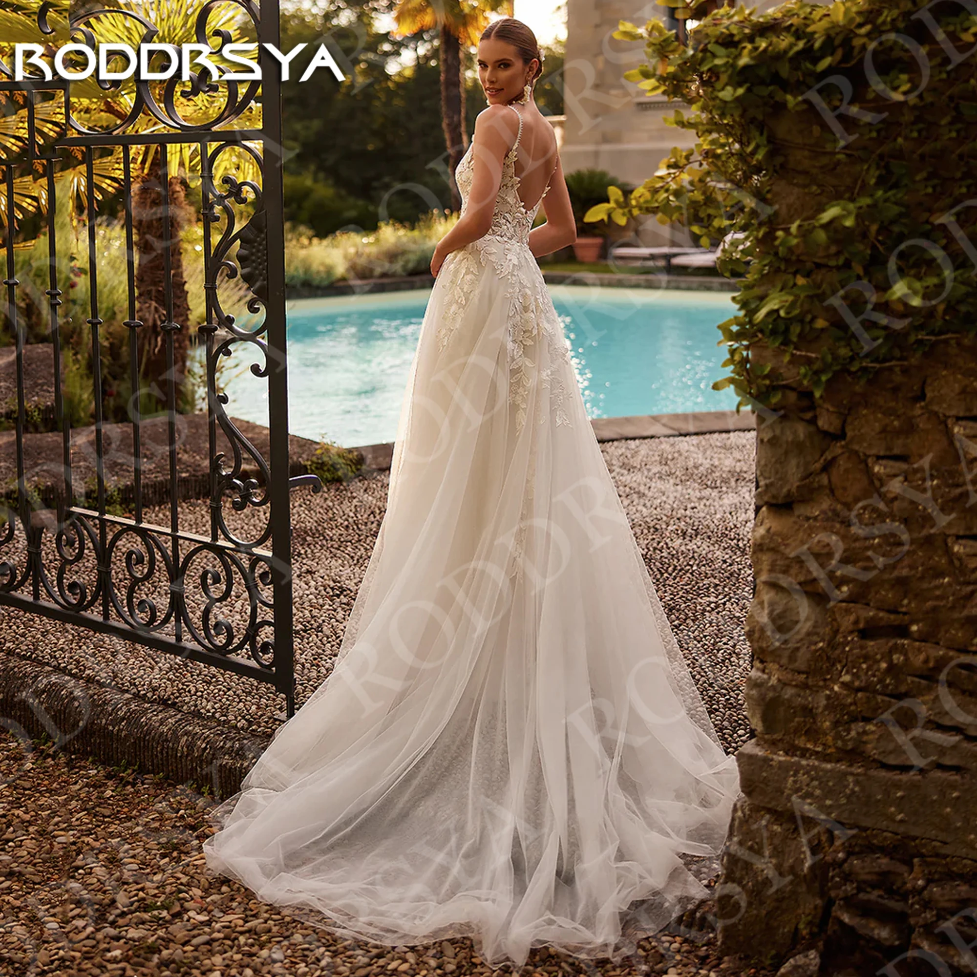 RODDRSYA Elegant Sleeveless Wedding Dresses for Woman Lace Deep V-Neck Open Back Bride Dress Tulle Beach Weddings Customized