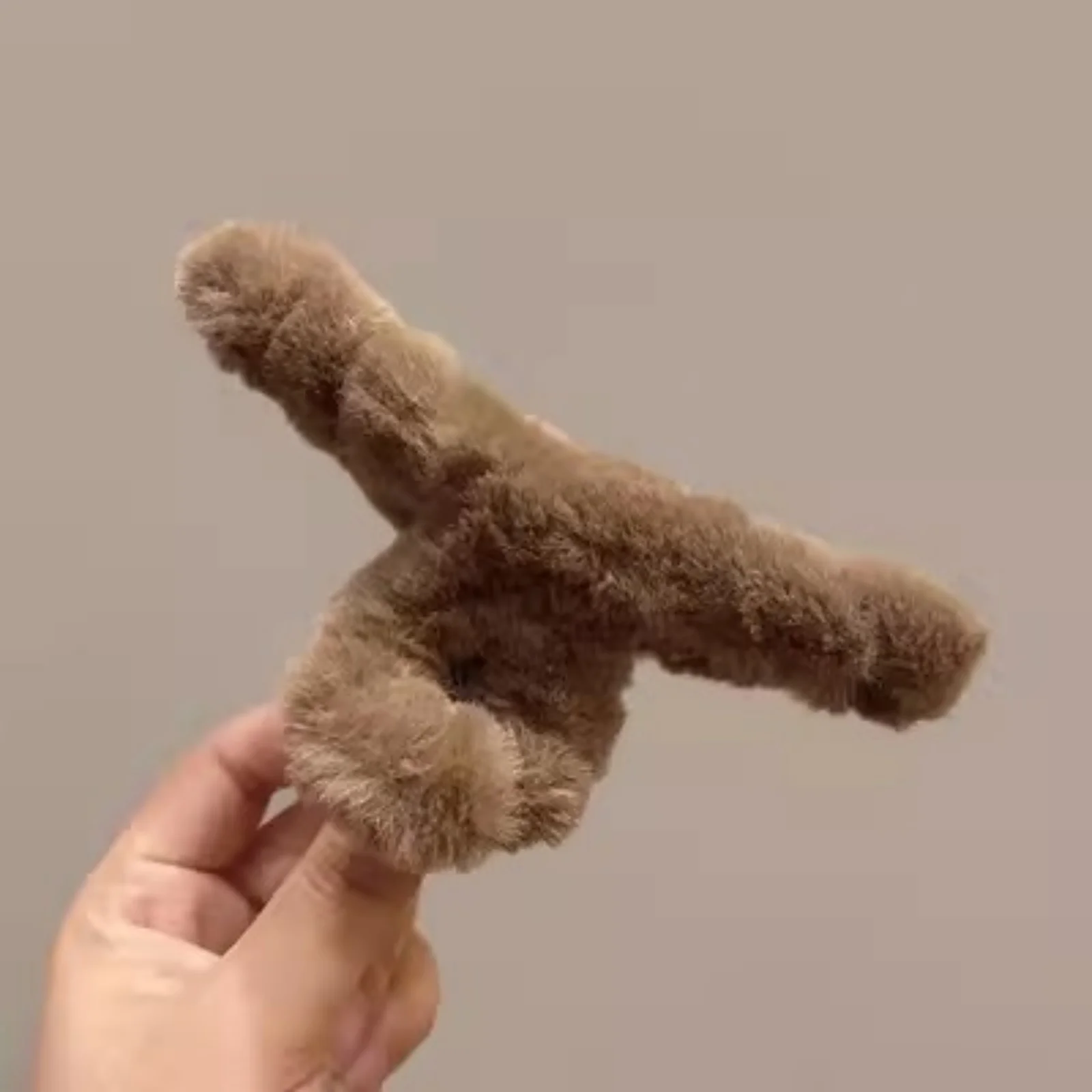 Neue 14 cm Elegante Plüsch Haar Clip Klaue Koreanische Mode Extra Große Nachahmung Kaninchen Plüsch Greifen Cawl Clips Mädchen Haar zubehör – Detail 6
