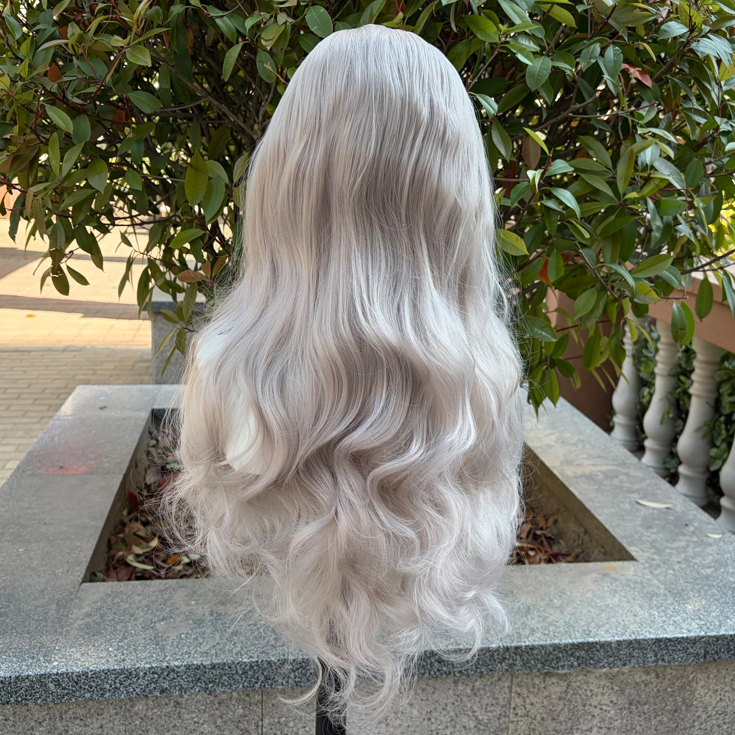 Body Wave 13×4 Synthetic Lace Front Wigs Light Grey Glueless Lace Heat Resistant Wig Natural Curly Syntheic Wigs for Women
