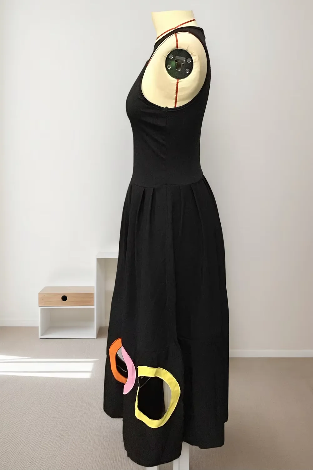 Abiti senza maniche da donna Abbigliamento nero Estate Arcobaleno stampato Cerchio scava fuori Abito formale a trapezio da ballo a vita alta