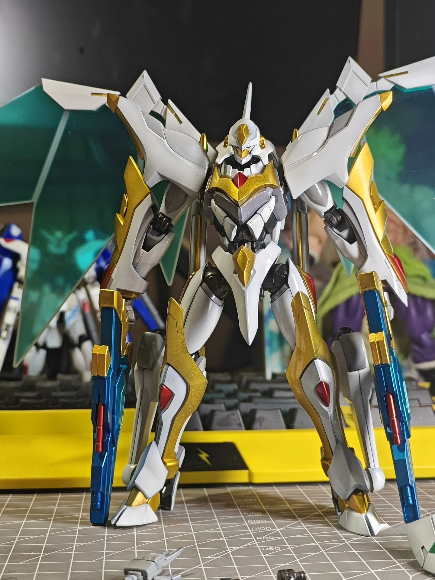 بانداي HG 1/35 أنيمي عمل الشكل كود GEASS Lelouch of The Rebellion LANCELOT ALBION T نموذج جمع في المخزون
