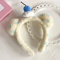 7  beige blue ball