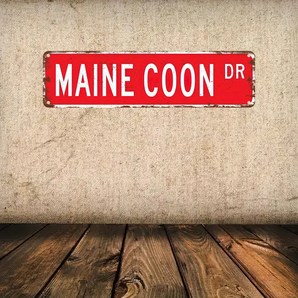 Letrero de Metal con Diseño de Gato Maine Coon, Impresión Plana 2D, Estilo Vintage, Decoración de Pared con Fondo Rojo Desgastado, Letras Blancas en Relieve