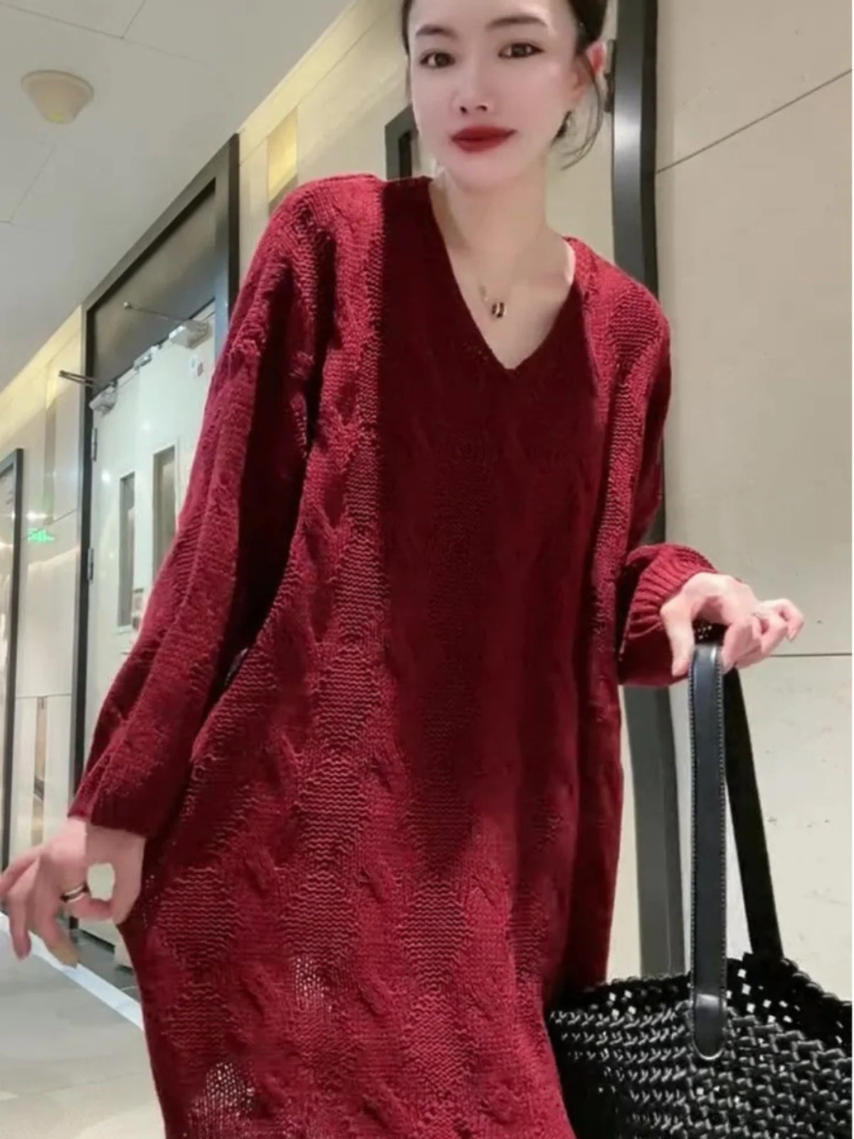 

Женский модный вязаный свитер больших размеров на осень-зиму, с длинным рукавом, свободного кроя, в стиле ретро, китайский стиль, стройнящий и скрывающий недостатки фигуры