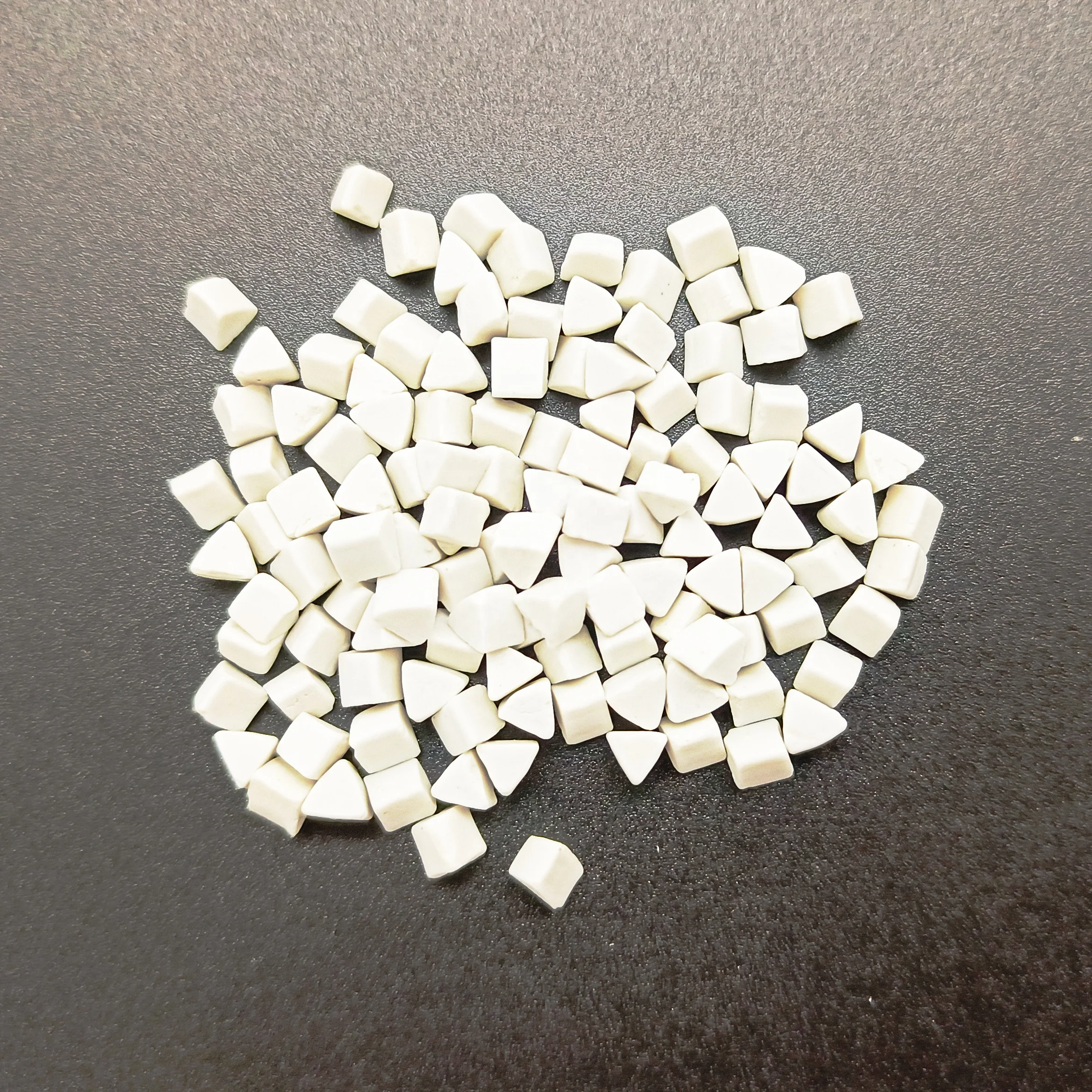 

Износостойкая фарфоровая носоль с высоким содержанием глинозема для полировки поверхности продукта, удаления царапин Производитель