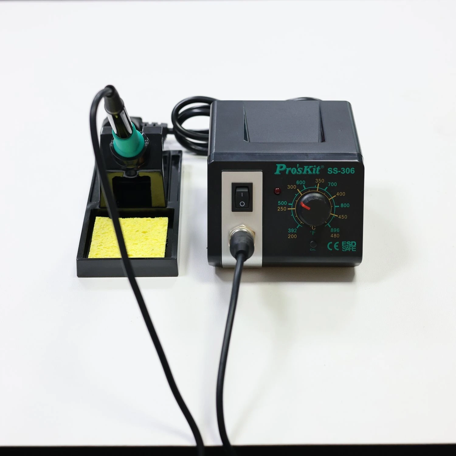 

SS-306H 75W Soldering Station with Temperature Calibration, Fast Heating, 220V-230V