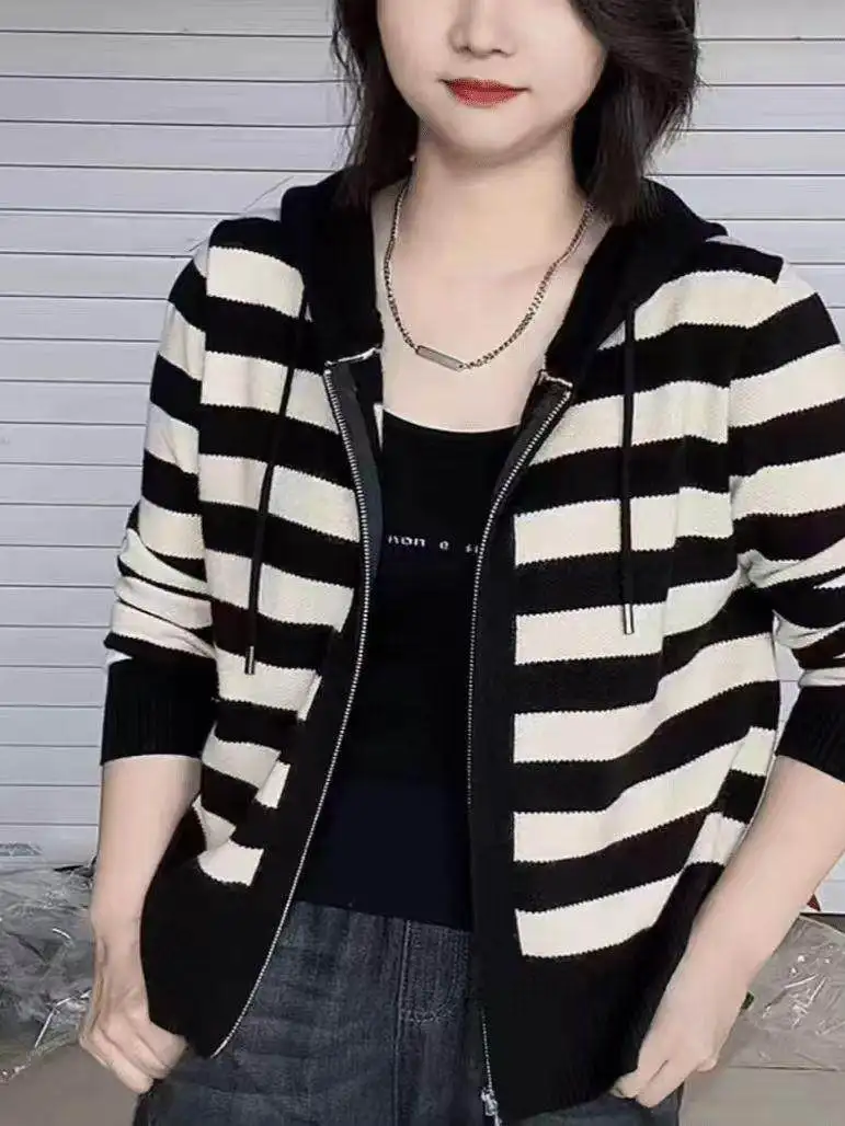 Women's Casual Style Knitted Zipper Short Sweatshirt Hoodie Jacket Stripe Pattern Color Block Versatile Autumn New Arrival