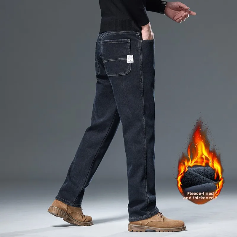

2026 новые зимние мужские утолщенные теплые эластичные тонкие удобные прямые флисовые джинсовые брюки корейские модные матовые джинсы