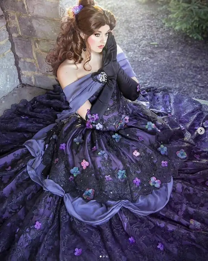 Gothic Belle Victoriaanse Bloemenmuave Zwarte Quinceanera-Jurken Met Bloemen Gezwollen Rok Met Veters Corset Vestidos De Xv