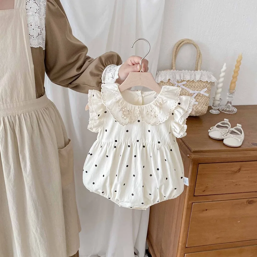 

INS летний комбинезон для маленьких девочек 0-2 лет, милый хлопковый комбинезон принцессы с кружевным воротником и горошек для новорожденных, комбинезон, одежда для загара