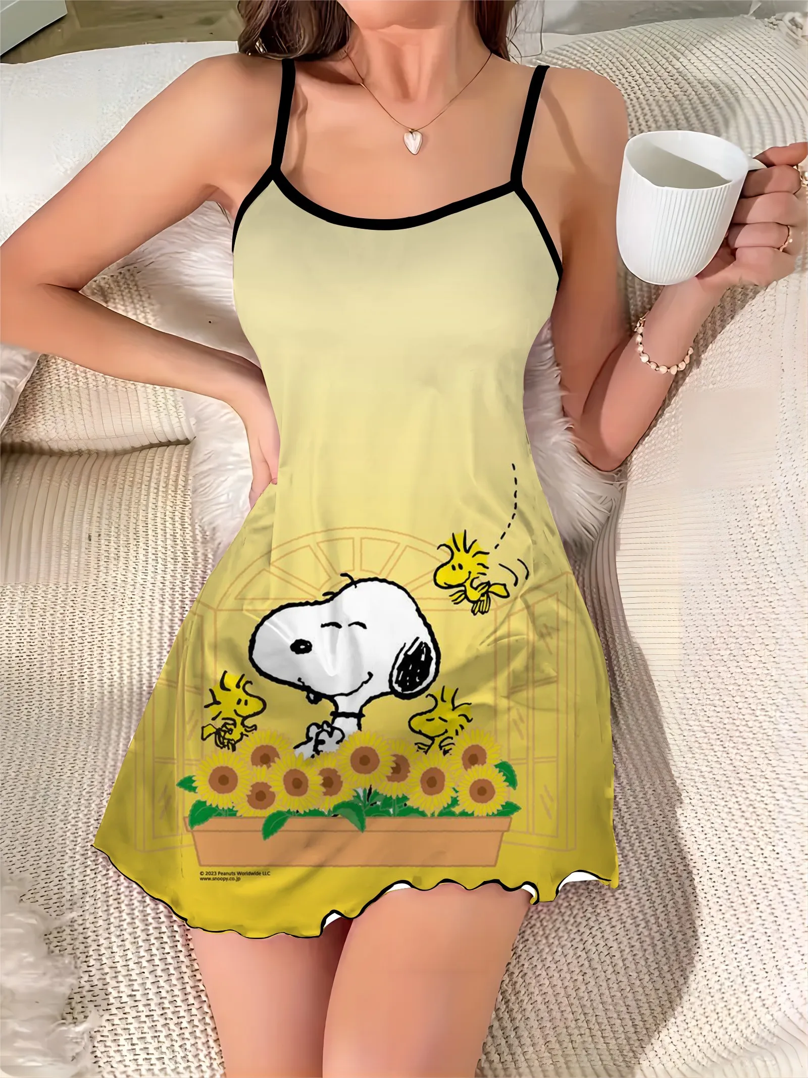 Vestido de casa elegante con cuello redondo para mujer, minivestido Sexy de satén con ribete de lechuga y Snoopy, a la moda, verano 2024