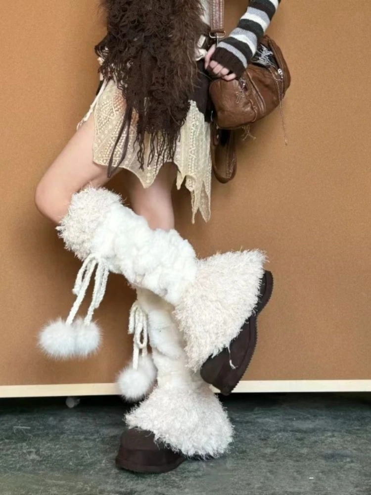 

Модные зимние белые гетры из искусственного меха с милыми плюшевыми шариками и бантом для женщин, уютные термонечеткие бахилы, длинные носки