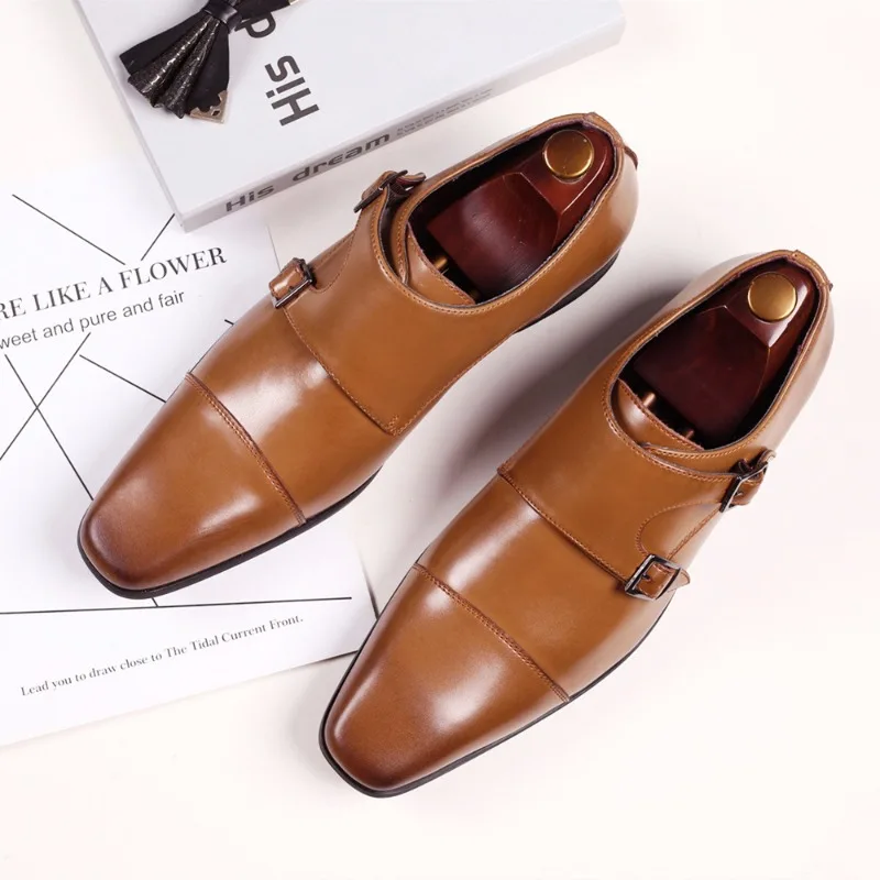 Men Casual Shoes Leather High Quality Fashionable Square Head Formal Casual Three Joint Mengke Buckle PU Men Shoe Yello Brown