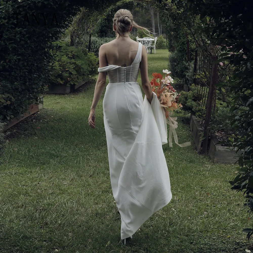 

One Shoulder Mermaid Wedding Dress Soft Satin V Neckline High Side Split Sexy Sheath Bridal Dress New Design Robe De Mariée