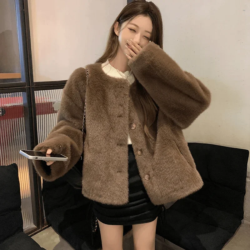 

2024 Winter New High-end Thickened Mink Fleece Short Top for Women Cool Fashionable Loose Slim Fit Imitation Fur Coat for Women