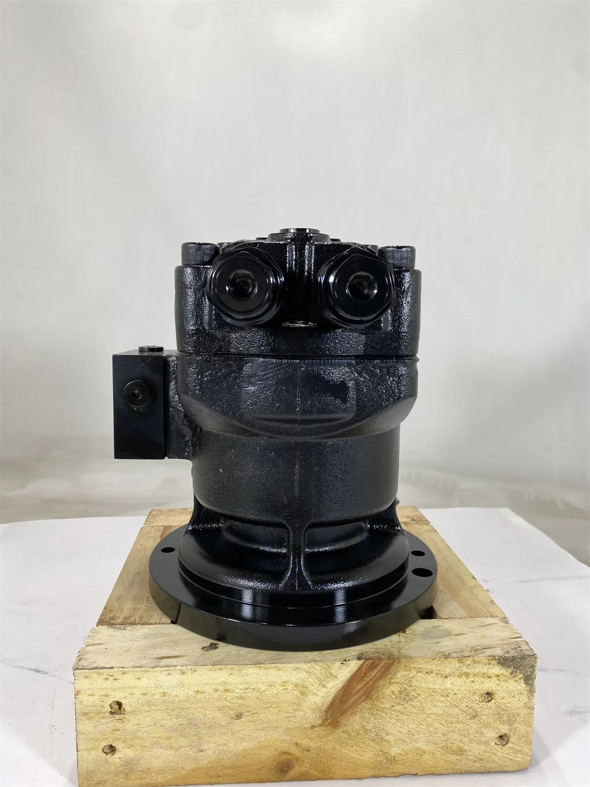 

ZX120-3 Swing Motor for Hitachi Excavator Spare Parts 9177550 9196961 Wear-resistant and sealed Excavator Swing Motor