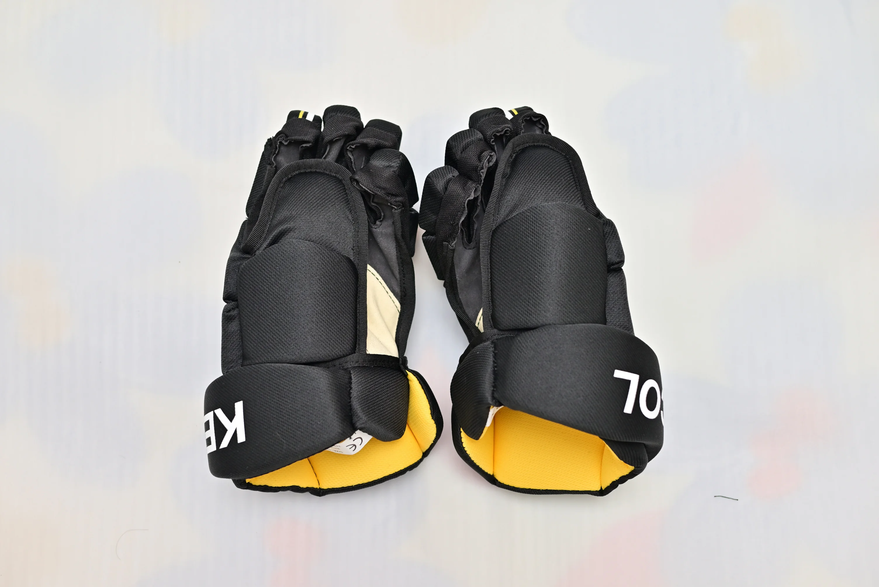 #1 Top Hockey Gloves Picks for Every Budget