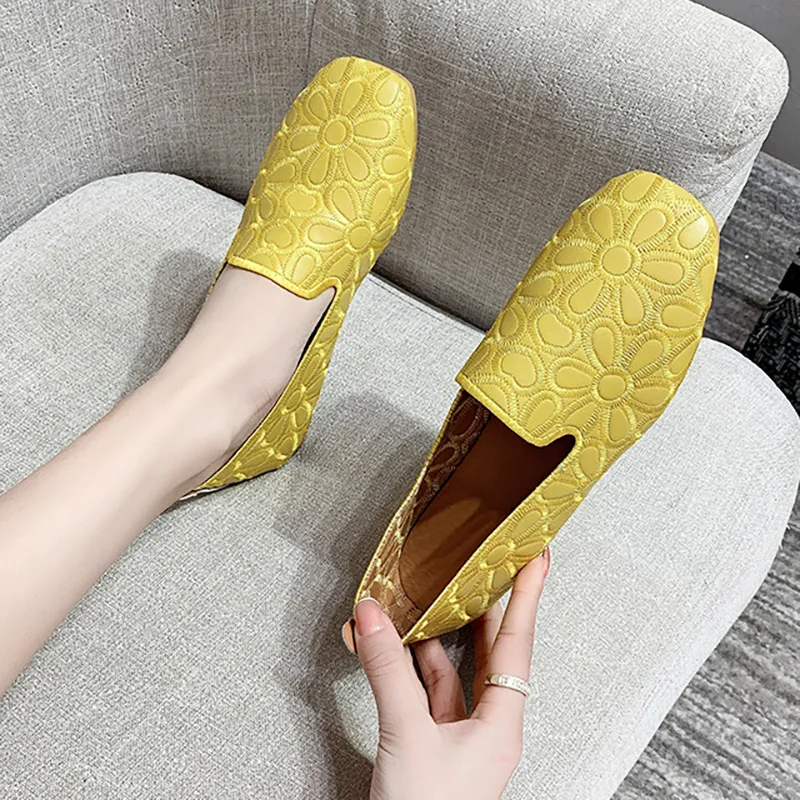 Nuove donne appartamenti Slip on mocassini pieghevoli donne appartamenti punta quadrata scarpe singole scava fuori moda partito scarpe Casual per le