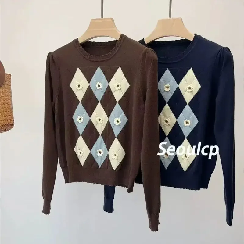 

Новый вязаный крючком кашемировый вязаный свитер женский корейский модный клетчатый жаккардовый пуловер с 3D цветами джемпер с рюшами и рукавами-пузырьками топ