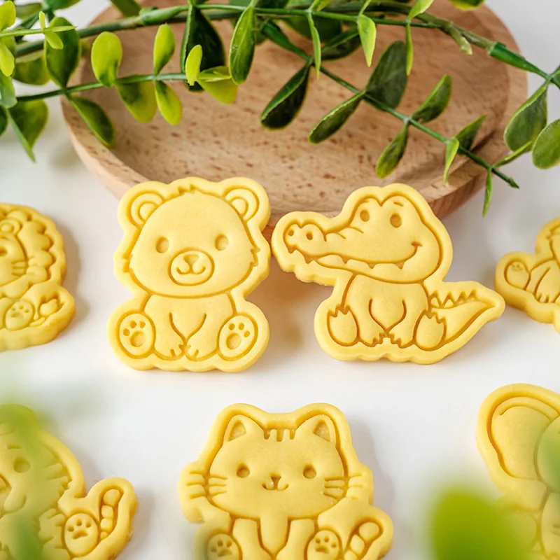 New Cartoon Animal Biscuit Mold Cat Dog Rabbit Tiger Fox Frosting Sugar Cookie Mold Cookie Cutter Baking Tool Cake Decorations