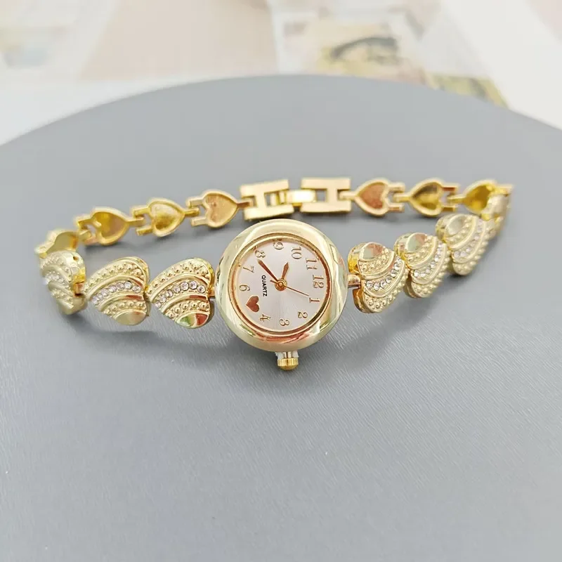 

Женские часы в стиле ретро с маленьким циферблатом и драгоценными камнями, высококачественный, изысканный браслет в форме сердца, женские наручные часы