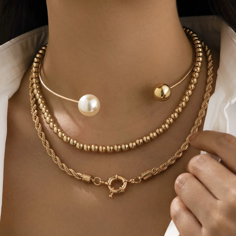 

European And American Ornament Imitation Pearl Twist Versatile Geometric Wafer Multilayer Collarbone Necklace Wholesale