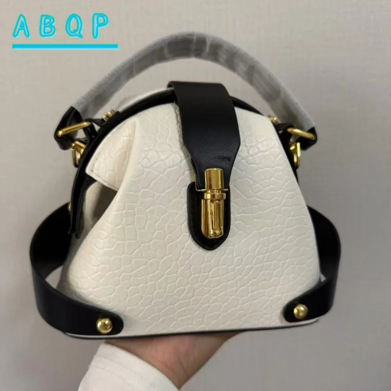 

Женская сумка через плечо, новинка 2025, стильная ручная сумка на плечо, нейлоновая подкладка, элегантная женская сумка минималистичного дизайна