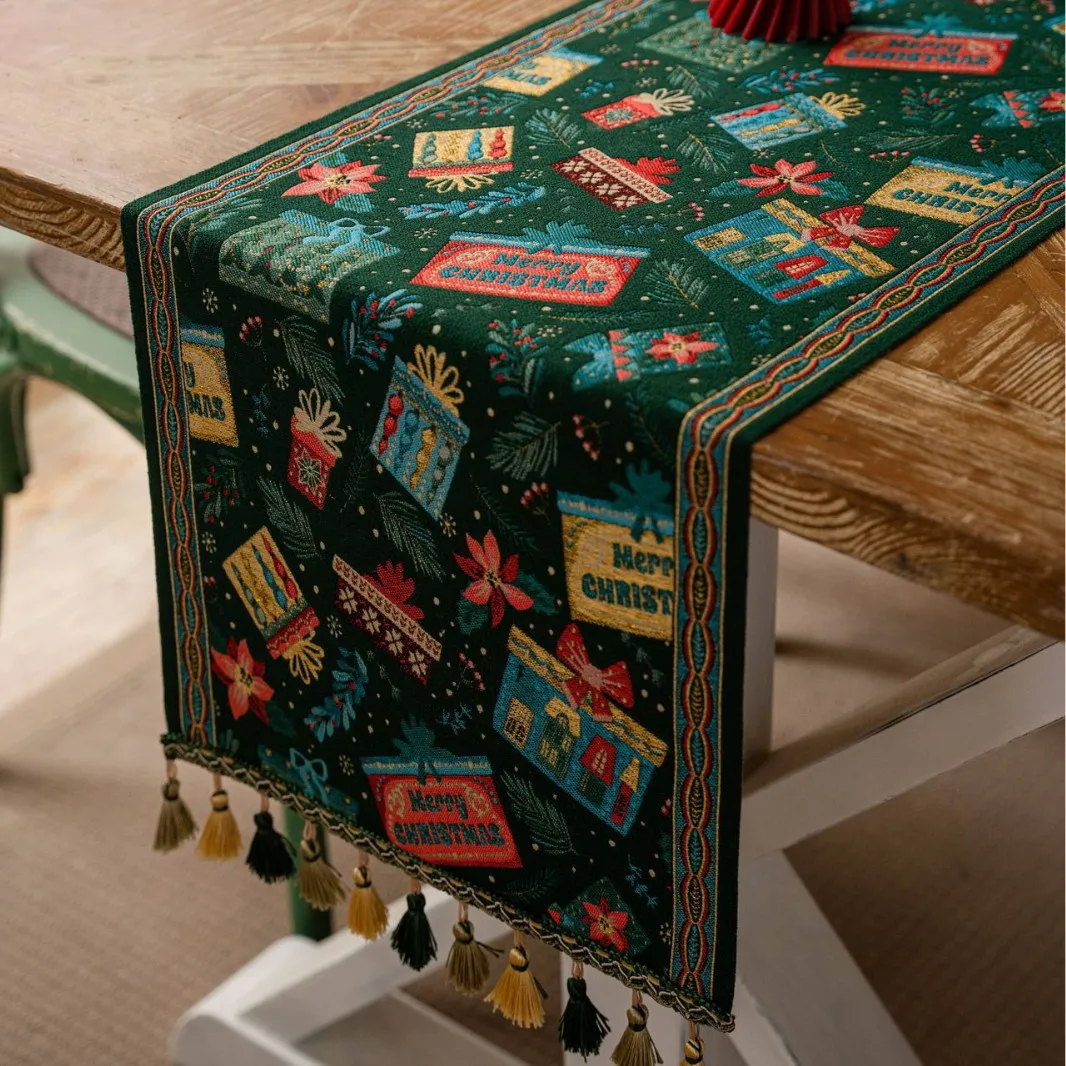 

New Christmas Jacquard Table Runner in American Retro Style, Christmas Restaurant Atmosphere Decoration, Table Cover