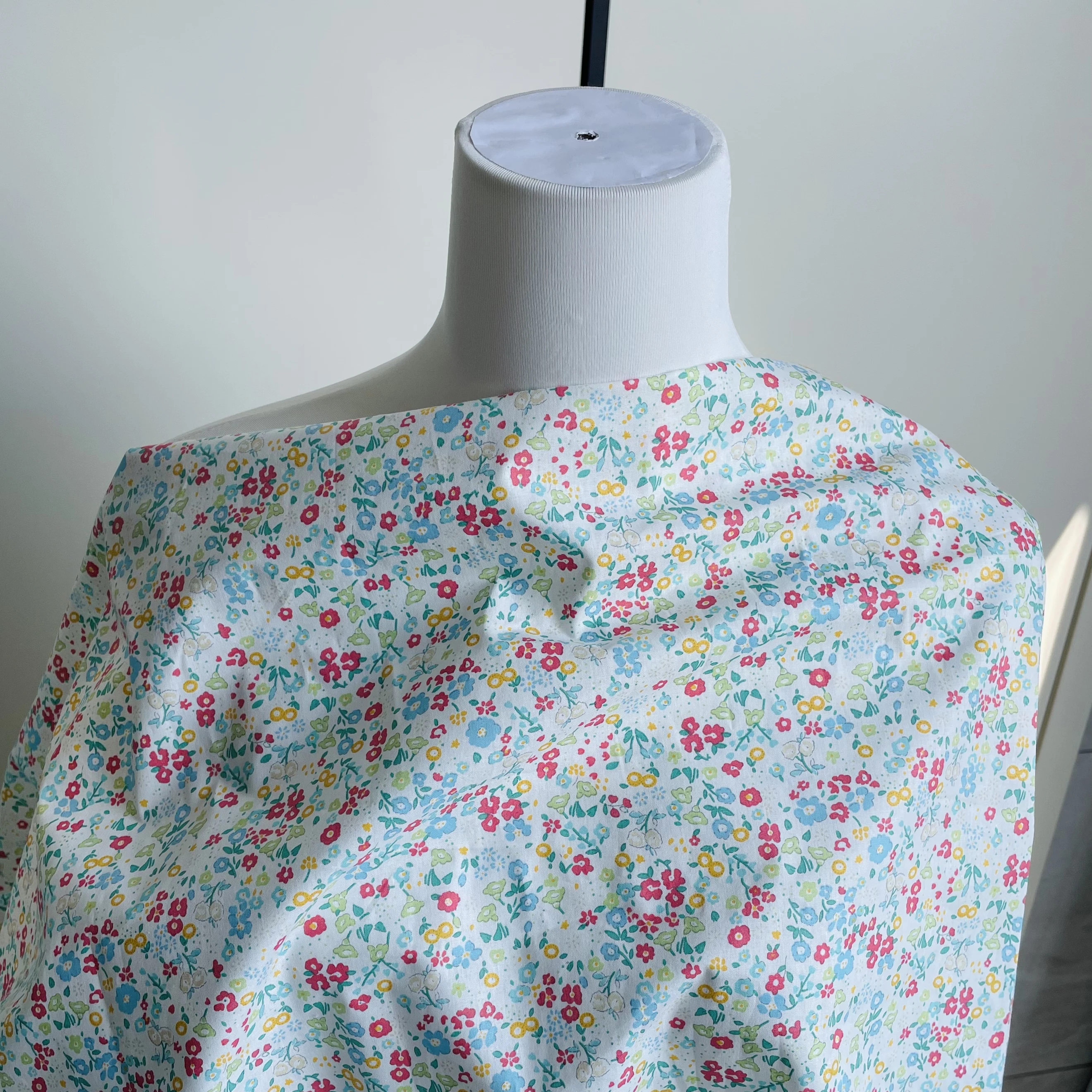 Tela Liberty de 145x50cm para coser vestidos, faldas, monederos de diseñador para niños, 100% algodón, impresión Digital