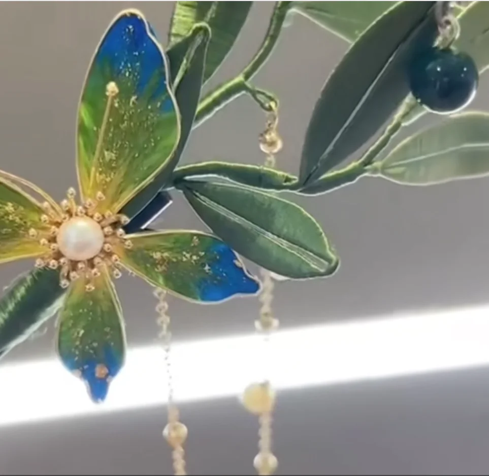 

Customized Handmade Velvet Silk Flower Hairpin Cheongsam Style Wrapped Plate New Chinese Traditional Hair Accessories for Women