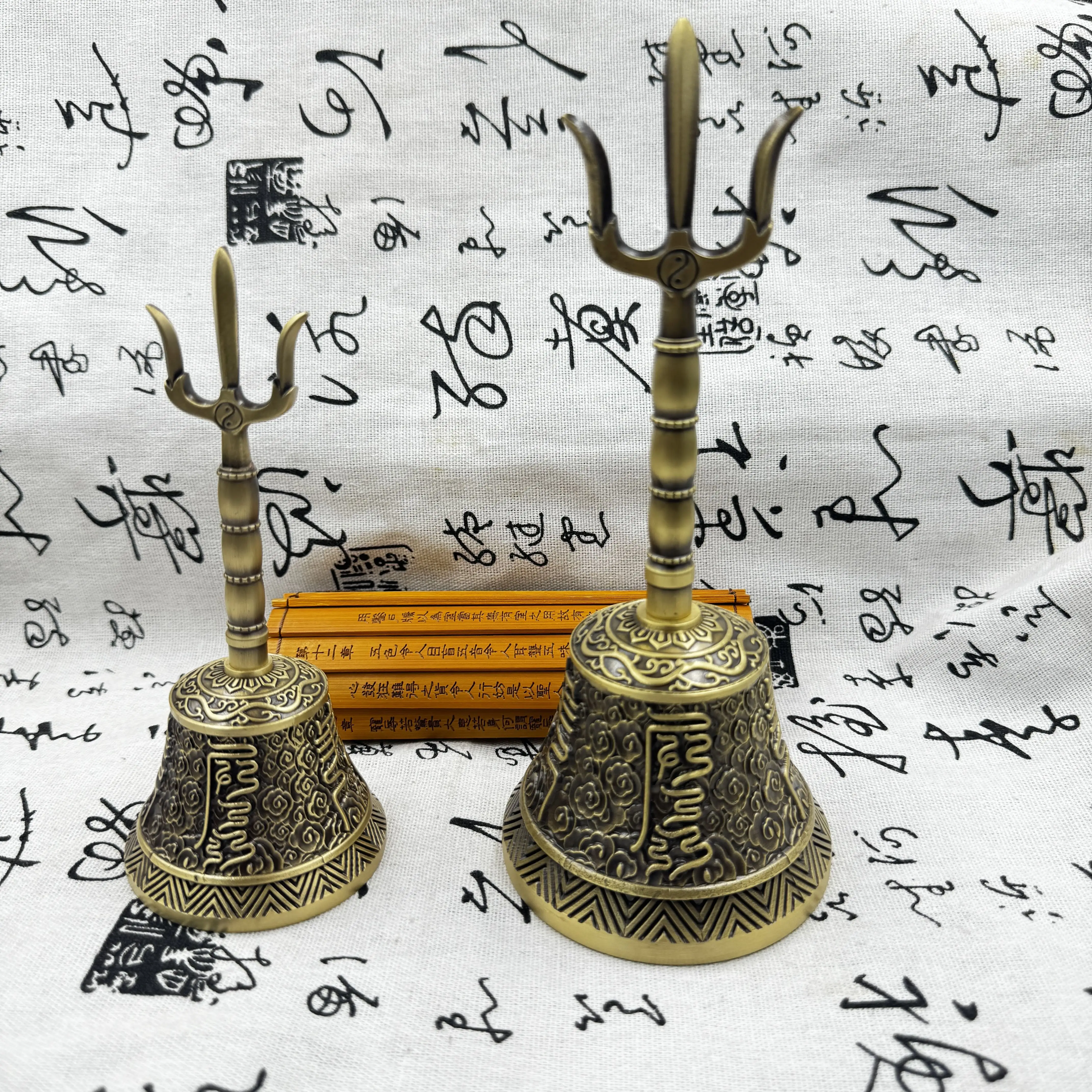 

Даосские артефакты, колокольчики Tianpeng с облачным узором, колокольчики трезубец Тай Чи, культурные изделия ручной работы