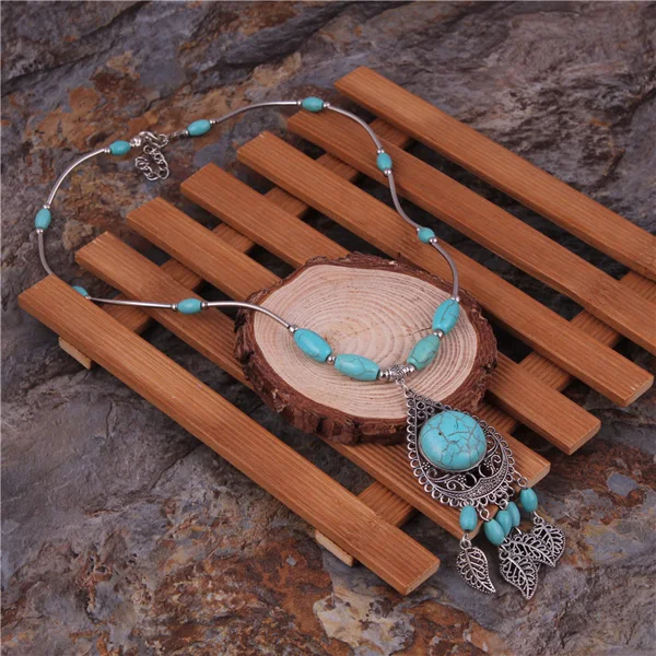 Aussage Ethnische Vintage Tibetischen Silber Farbe Halsketten Runde Münze Geschnitzte Blumen Anhänger Halsketten Für Frauen Tribal Schmuck