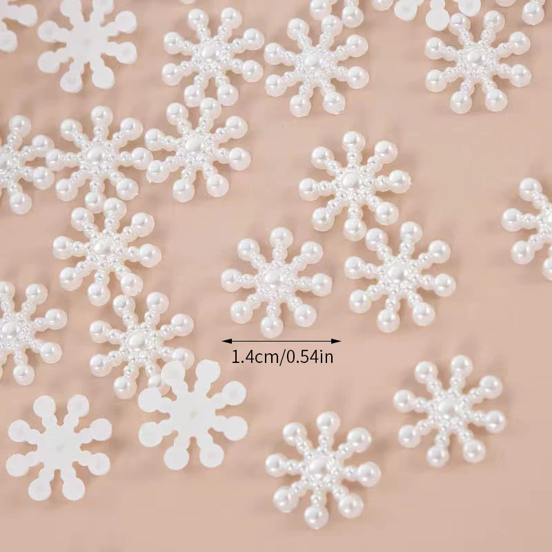 Handgefertigte 100 Stück Beige Perlen-Schneeflocken für Hochzeiten, Weihnachten und Feiertags-Flachdekorationen – Detail 3
