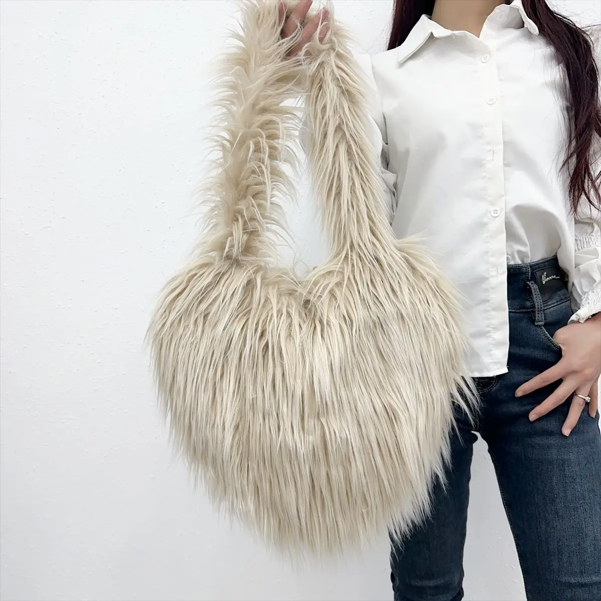 Women\'s Fluffy Plush Shoulder Bag Faux Fur High-capacity Trend Female Shopping Bag Winter Warm Heart-shaped Handbag and Purse