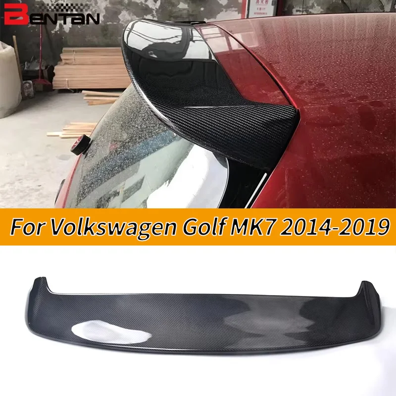 

The carbon fiber beautifier for the rear wing of the spoiler of the car trunk is suitable for Volkswagen Golf MK7 Rline2014-2019