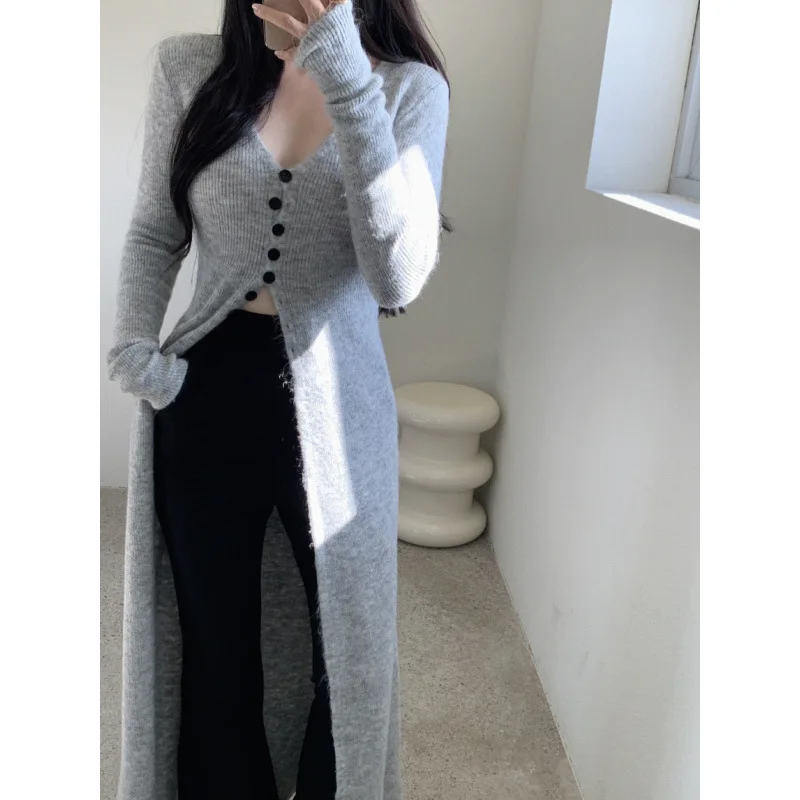 2026 primavera e verão novo design de manga comprida com decote em v vestido de malha feminino