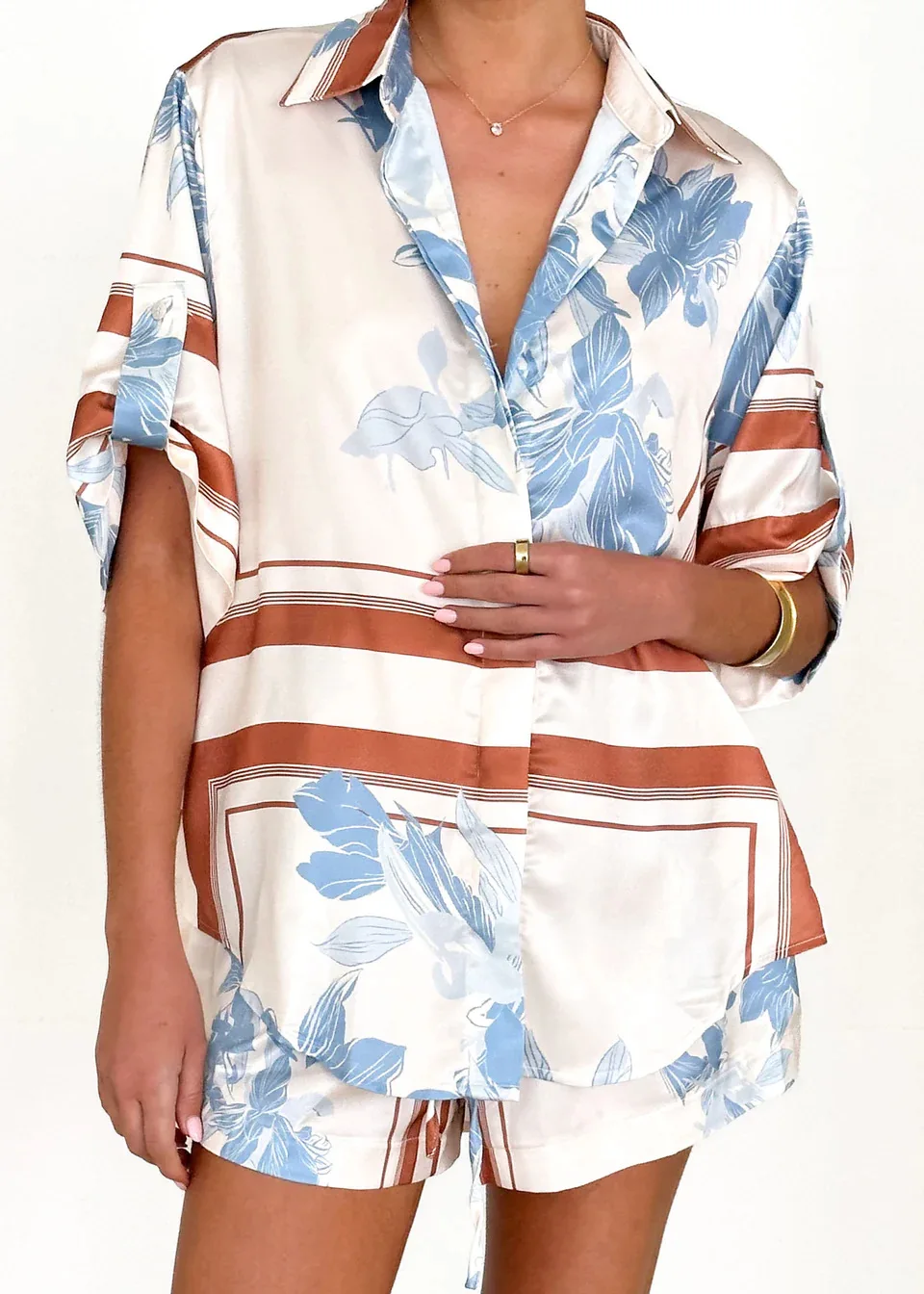 

Casual Printed 2 Piece Set Loose Lapel Quarter Sleeve Button Shirt Elastic Waist Lace Up Shorts Suit Fashion Commuter Set Women
