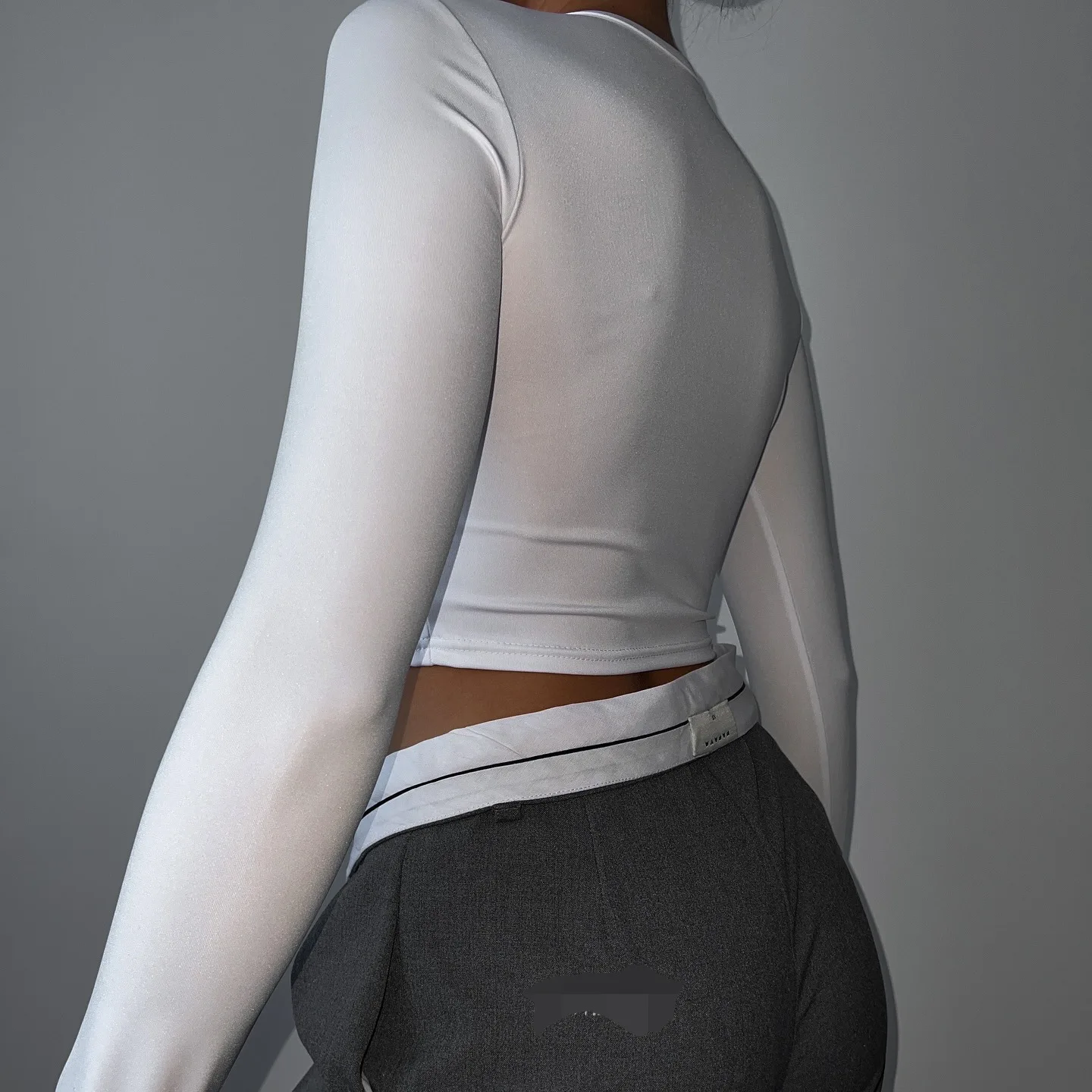 تي شيرت نسائي طويل بطيات ملتوية من American Sle لعام 2024 مع Waisand مستدير Ne ort Length من البوليستر