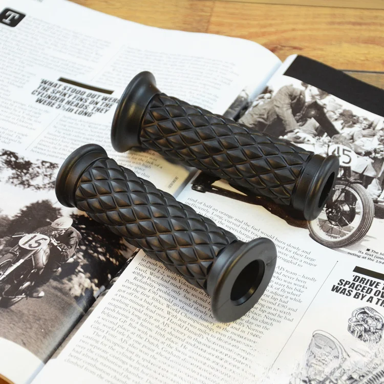 Retro Rubber Motorcycle Handlebar Grips 7/8\