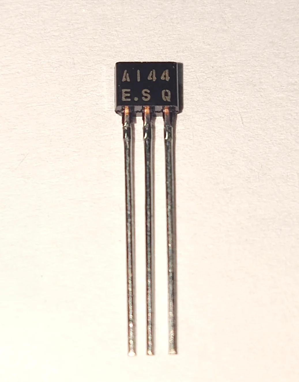 

5pcs DTA144ES A144ES TO-92S