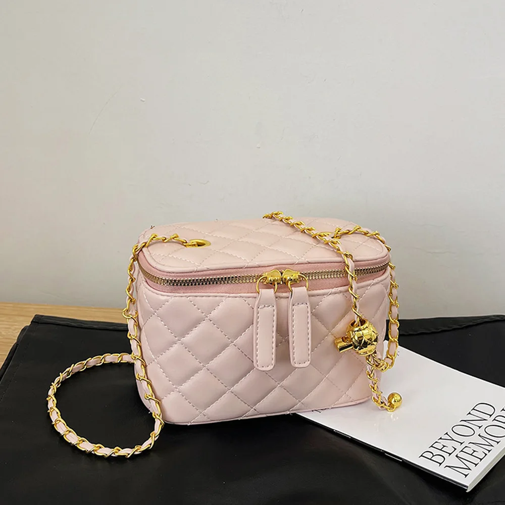 

New niche box bag for spring and summer, gold ball diamond pattern chain small square bag for women, 2026 mini quality messenger