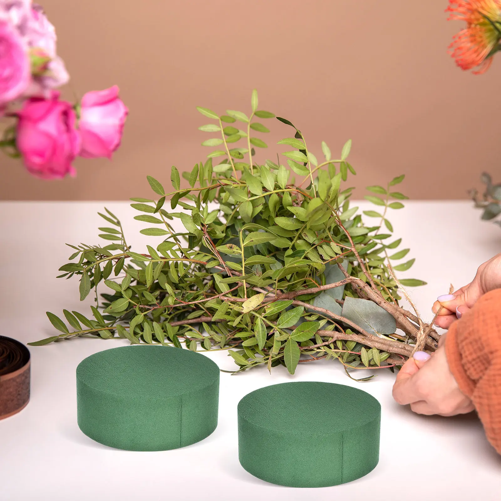4Pcs Absorbent Floral Foam Blocks Round Flower Mud for Fresh Dried Artificial Flowers Arrangements Wedding Party Home Decor