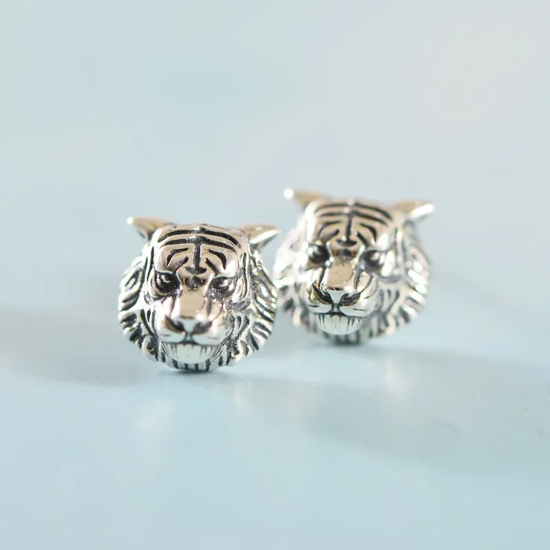 Fashion Silver Color Tiger Head Stud Earrings for Men Women Vintage Animal Earrings Domineering Punk Ear Jewelry Accessories