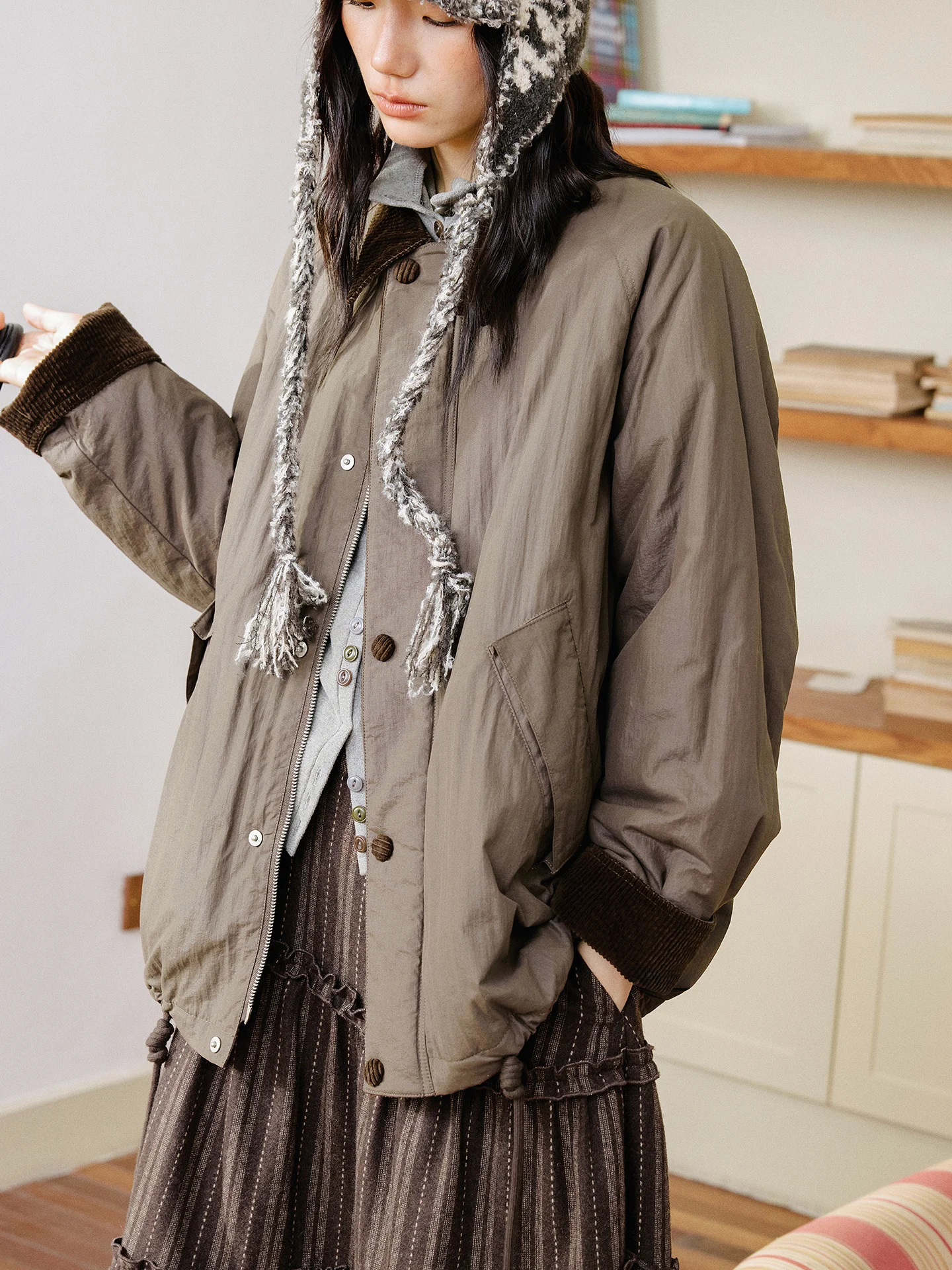 

Женская утепленная куртка Octopusme из хлопка и вельвета с пэчворком, прямого кроя, на молнии, с наполнителем из полиэфирного волокна, весна