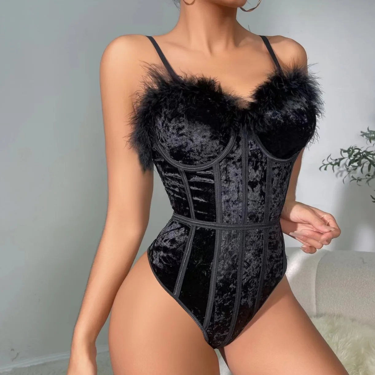 Seksowne damskie body z paskiem spaghetti z piórami kombinezon bez pleców stringi Slim Fit urządzenie do modelowania sylwetki podkoszulki letnia bielizna modelująca Onesie