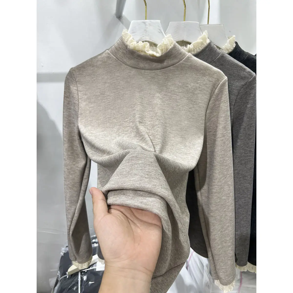 Women's Thickened Half-High Collar Lace Base Shirt Inner Wear Winter New Design Sensation Wood Grain  Lace Top