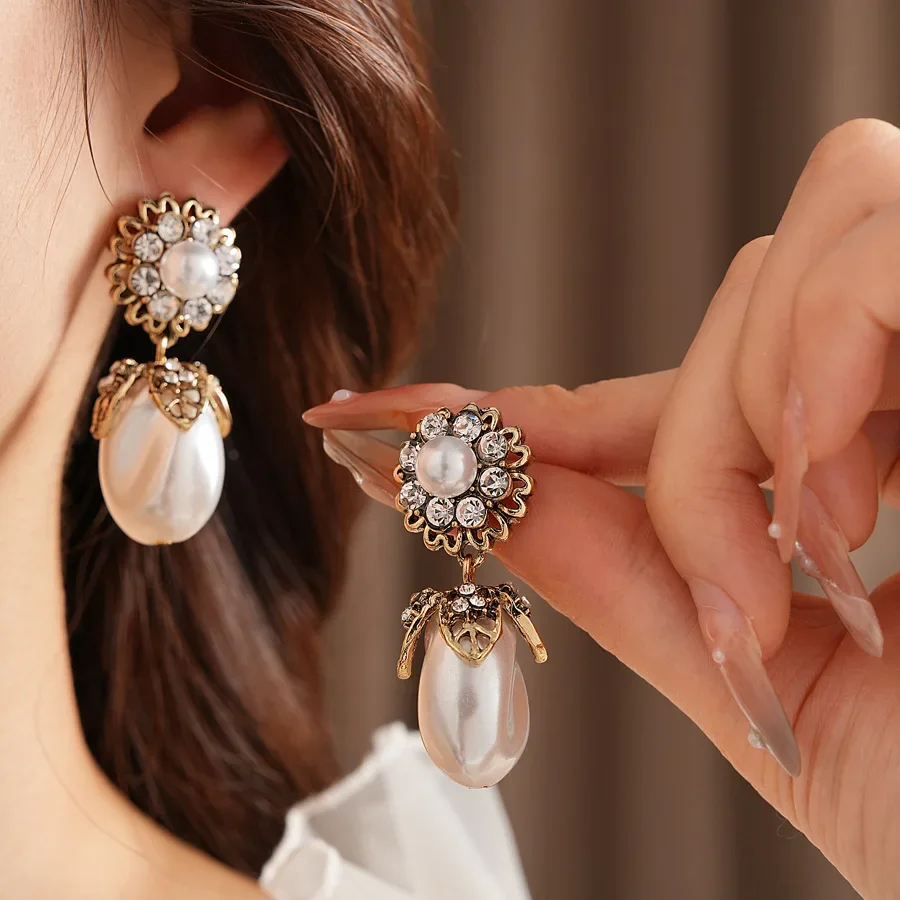 مجموعات مجوهرات اللؤلؤ الزهور خمر للنساء الفضة إبرة إسقاط أقراط الراقية الرجعية 2025 قلادة إكسسوارات عقد مجموعة