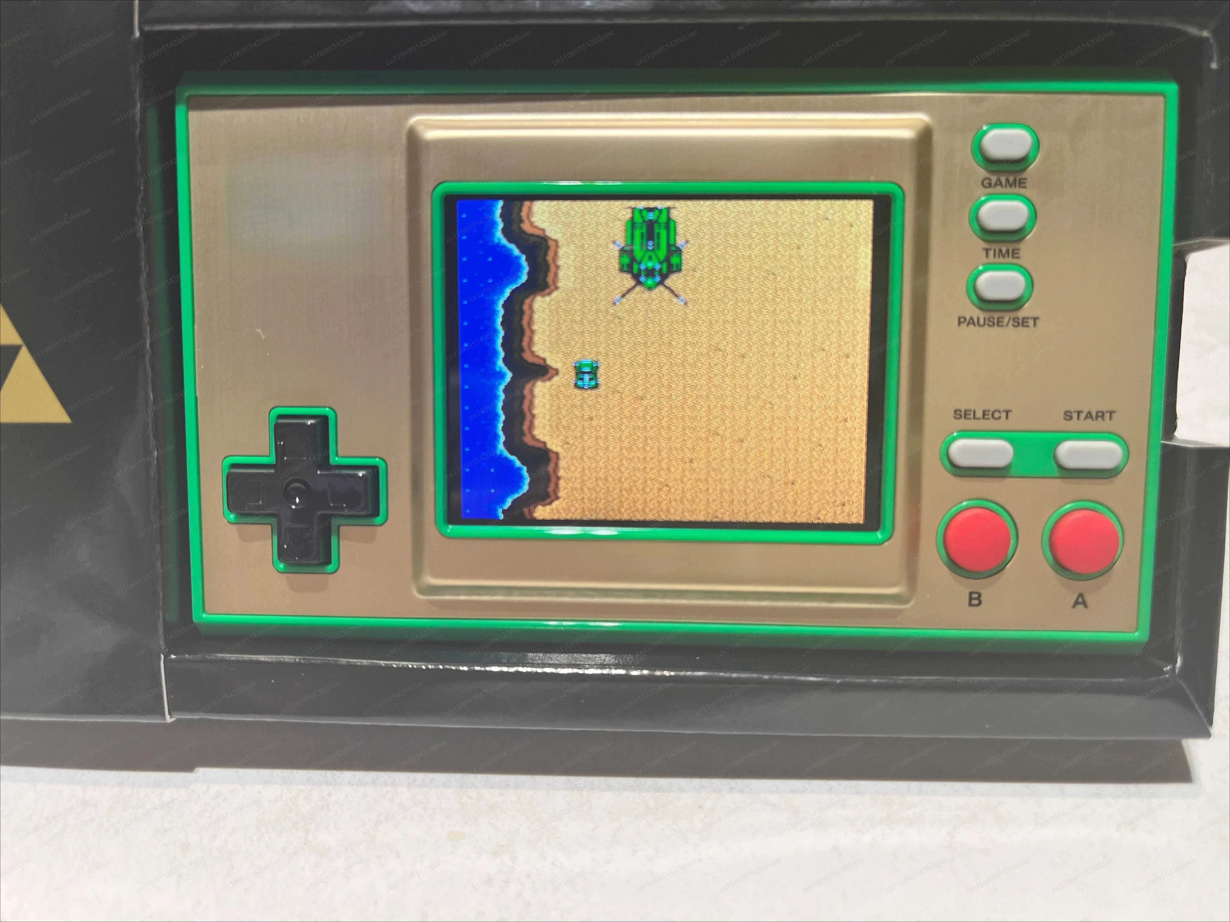

Portable Retro Handheld Game Console, Mini Classic Gaming Machine Built-in Hundreds of Games, Chinese English Version