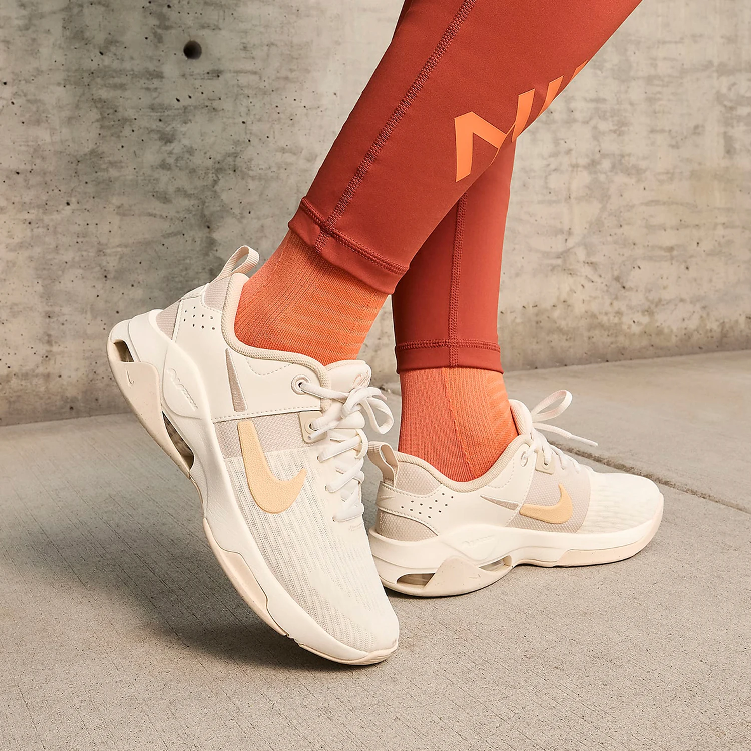 

Женские тренировочные кроссовки Nike Genuine Zoom Bella 6, DR5720-104