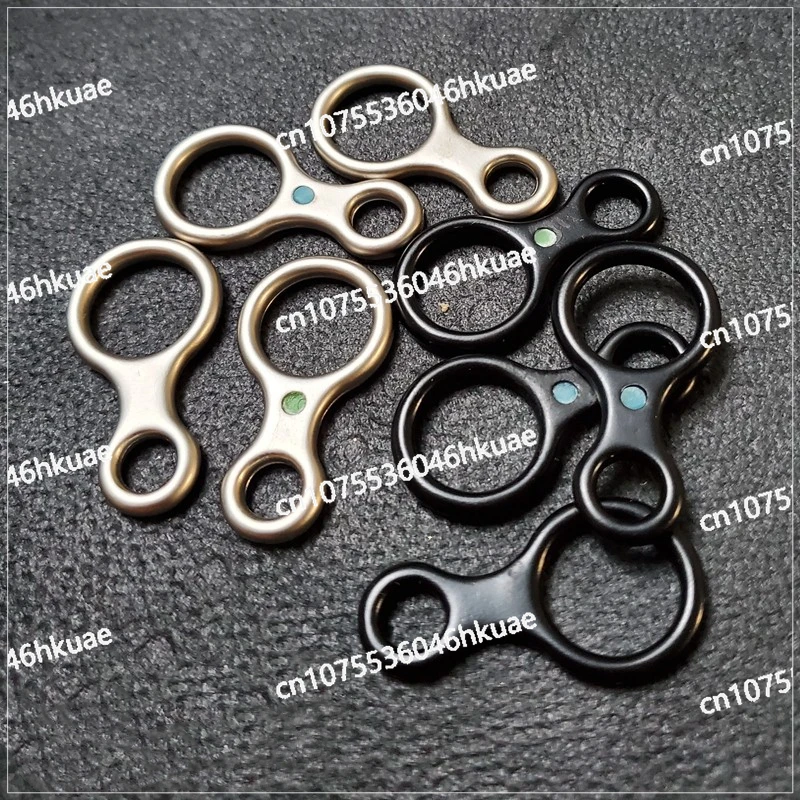 8-shaped Buckle with Anti Loss Pendant, Knife Drop, Threading Rope, Small Finger Luminous Dot, EDC Flashlight Tool Hanger Alloy